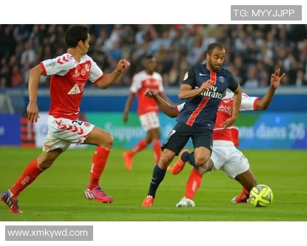 卢卡斯足球星闪耀绿茵赛场展现非凡天赋与无限未来潜力